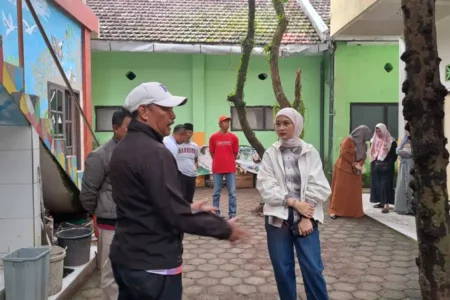 Ruang Kelas SMP Islam Al Amin Malang Ambruk, DPRD Desak Percepatan Perbaikan Foto BeritaJatim.com