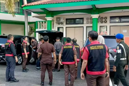 Selain Dinas PUPR, Kejaksaan Negeri Kabupaten Blitar juga Geledah Kantor Kontraktor Foto BeritaJatim.com