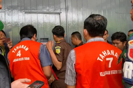 Dua Tersangka Korupsi BUMD Tuban Ditahan Usai Mangkir Panggilan Foto BeritaJatim.com