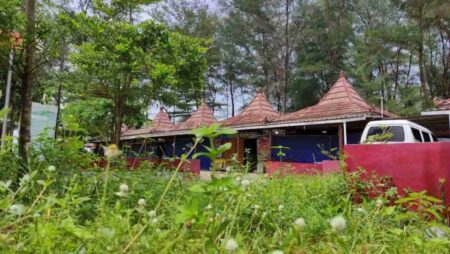 Pengelolaan Wisata Pantai Pancer Door Pacitan Disorot, Ini Respon Disparbudpora Foto BeritaJatim.com