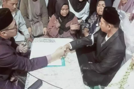 Prosesi Akad Pasangan Bisu Berlangsung Khidmat, Meski Menggunakan Bahasa Isyarat Foto BeritaJatim.com