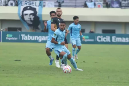 Ditahan Bhayangkara, Persela Masih Puasa Kemenangan Foto BeritaJatim.com