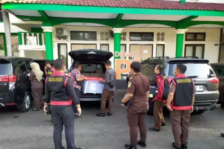 Kejaksaan Kabupaten Blitar Geledah Dinas PUPR, Ini Dugaan Korupsinya Foto BeritaJatim.com