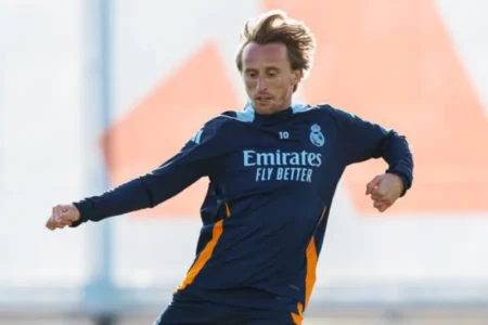 Modric-Vinicius Berseteru saat Real Madrid Pastikan Tiket Semifinal Copa del Rey Foto BeritaJatim.com