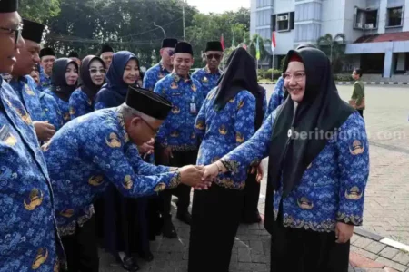 Pamitan, Wabup Gresik Bu Min Titip Pesan Terakhir untuk ASN Foto BeritaJatim.com