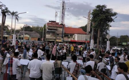 Symphony Orchestra di Alun-Alun Sidoarjo Foto BeritaJatim.com
