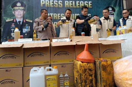 Ada 14 Ton Minyakita Palsu dari Sampang dan Surabaya Foto BeritaJatim.com