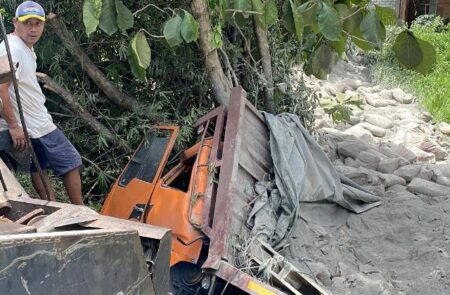 12 Jam Terjepit saat Truk Kecelakaan, Sopir di Bangkalan Meninggal Foto BeritaJatim.com