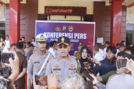 Pastikan Rumah Aman, Kapolres Probolinggo Imbau Pemudik Jelang Lebaran 2025 Foto BeritaJatim.com