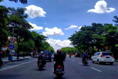Begini Prakiraan Cuaca Surabaya, Sidoarjo, dan Gresik 12 Mei 2025 Foto BeritaJatim.com