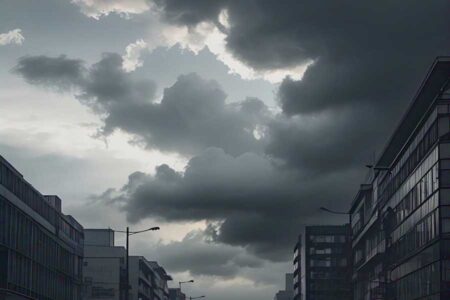 Cerah atau Hujan? Berikut Cuaca Surabaya, Sidoarjo, dan Gresik 2 Mei 2025 Foto BeritaJatim.com