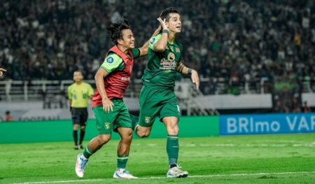 Persebaya Gagal Naik Peringkat karena Persik Dikalahkan Dewa United Foto BeritaJatim.com