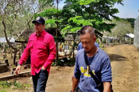 Lewat Aspirasi Masyarakat, Pembangunan Jalan ke Makam Klandungan Dau Terwujud Foto BeritaJatim.com