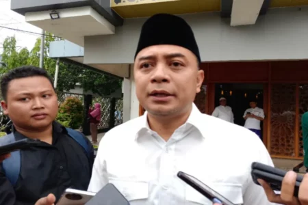 Sekolah Rakyat, Wali Kota Surabaya Sebut Pendidikan di Surabaya Sudah Gratis Foto BeritaJatim.com
