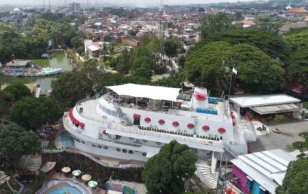 Salah Satu Rekomendasi Buka Bersama di Malang Ala Kapal Pesiar Foto BeritaJatim.com