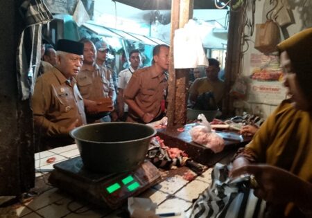 Bupati Malang Sidak Harga Bahan Pokok di Pasar Kepanjen, Pastikan Stok Aman Foto BeritaJatim.com