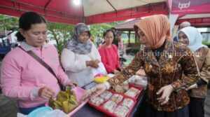 Wali Kota Mojokerto Resmikan Pasar Takjil Ramadan, Targetkan Dongkrak Pendapatan Foto BeritaJatim.com