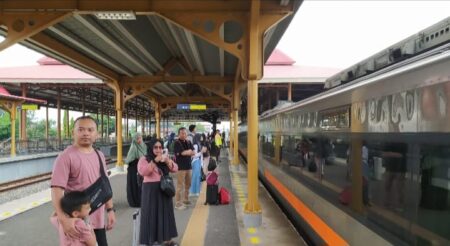 875 Pelanggan Gunakan Moda Kereta Api dari Stasiun Mojokerto Foto BeritaJatim.com