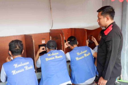 Layanan Wartelsus Lapas Mojokerto, Jembatan Komunikasi Warga Binaan dengan Keluarga Foto BeritaJatim.com
