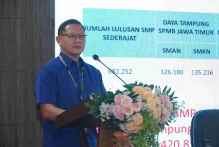 Dindik Jatim Sosialisasikan Juknis SPMB 2025, Sistem Zonasi Berganti Domisili Foto BeritaJatim.com