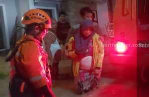 Hari Kedua Ramadan 2025, Banjir Masih Menghantui Warga Gresik Foto BeritaJatim.com