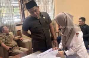 DPRD Pamekasan Usulkan Penetapan Bupati dan Wabup Terpilih ke Mendagri Foto BeritaJatim.com