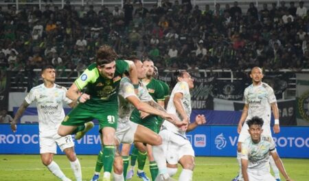 Malik dan Kadek Absen, Ernando Siap Turun di Kandang PSM Foto BeritaJatim.com