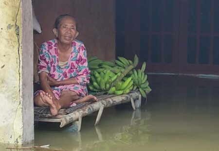 Banjir Kali Lamong Meluas, 482 Warga Menganti Gresik Terdampak Foto BeritaJatim.com
