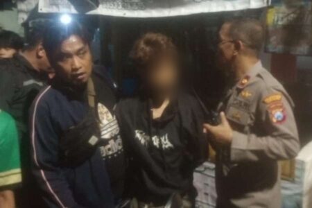 Aksi Tawuran di Malam Ramadhan Berhasil Digagalkan Polsek Sukolilo Surabaya Foto BeritaJatim.com