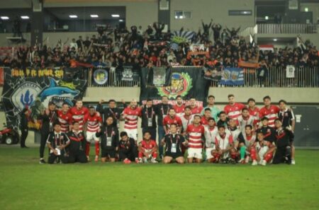 Elemen Suporter Indonesia Dukung Madura United di Taiwan Foto BeritaJatim.com