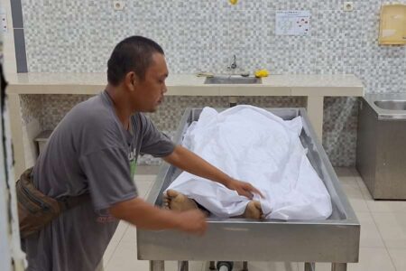 Jatanras Polda Jatim Tembak Mati Bandit Curanmor di Jalan MERR Surabaya Foto BeritaJatim.com