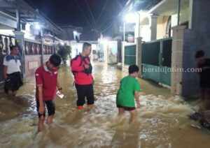 Banjir Pamekasan Kepung 1 Desa dan 3 Kelurahan Foto BeritaJatim.com