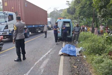 Hendak Magang ke Jember, Mahasiswa Asal Lampung Meninggal Tertabrak Truk di Ngawi Foto BeritaJatim.com