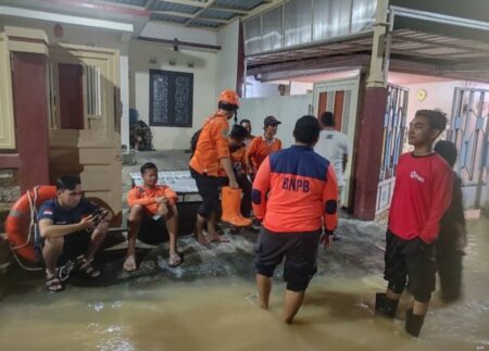 Banjir Pamekasan, Total Warga Terdampak Sebanyak 350 KK Foto BeritaJatim.com