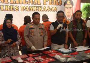 Jajakan PSK, 2 Mucikari di Pamekasan Ditangkap Polisi Foto BeritaJatim.com