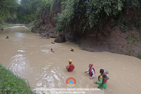 BPBD Magetan Lanjutkan Pencarian Korban Laka Air di Lembeyan Wetan Foto BeritaJatim.com