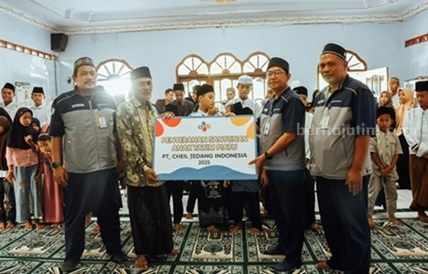 Berbagi Berkah Ramadan, PT CJI Santuni 100 Anak Yatim di Panti Asuhan Darul Muslimin Foto BeritaJatim.com