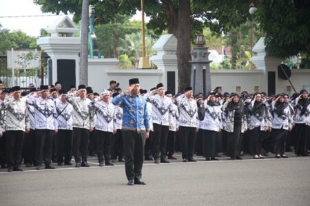 ASN Dilarang Pakai Mobil Dinas untuk Mudik, Wabup Tuban: Fasilitas Negara Sesuai Peruntukannya Foto BeritaJatim.com