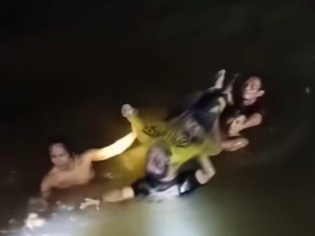 Tolong Kakak, Pria Tenggelam di Sungai Brantas Mojokerep Kediri Foto BeritaJatim.com