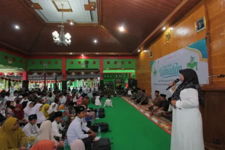 Pekerja Migas Banyu Urip Santuni Ratusan Yatim di Bojonegoro Foto BeritaJatim.com