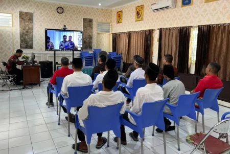 Sebanyak 238 Narapidana Lapas Bojonegoro Terima Remisi Idul Fitri 1446 Hijriah Foto BeritaJatim.com