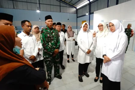 Bupati Banyuwangi Tinjau Dapur Makan Bergizi Gratis di SPPG Sempu Foto BeritaJatim.com