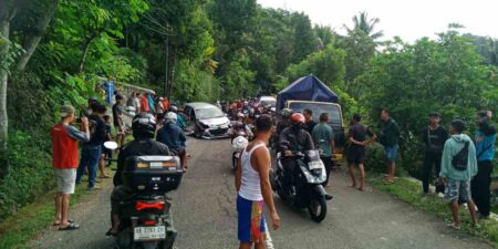 Kecelakaan Minibus vs Truk di Jalur Pacitan-Solo, Kerugian Capai Rp20 Juta Foto BeritaJatim.com