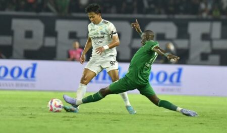 Preview Persib Vs Persebaya: Bajul Ijo Tantang Rekor Kandang Maung Bandung Foto BeritaJatim.com