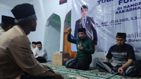 Ketua DPRD Pacitan Gelar Safari Ramadan dan Sosialisasi Tupoksi di Tulakan Foto BeritaJatim.com