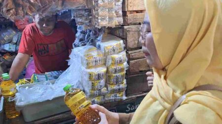 Pedagang Mojokerto Tegas Tolak Minyak Goreng ‘Banci’ Foto BeritaJatim.com
