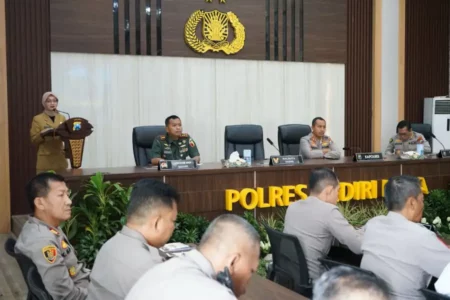 Wali Kota Kediri Vinanda Prameswati Pimpin Rapat Persiapan Mudik Lebaran 2025 Foto BeritaJatim.com
