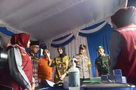 Wali Kota Kediri Tinjau Pos Pengamanan Idulfitri 2025, Pastikan Kelancaran Arus Mudik Foto BeritaJatim.com