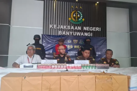 Bea Cukai Banyuwangi Gagalkan Penyelundupan Rokok Ilegal dari Madura Senilai Rp834,2 Juta Foto BeritaJatim.com