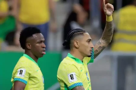 Vini-Raphinha Cetak Gol, Brasil Kalahkan Kolombia Foto BeritaJatim.com